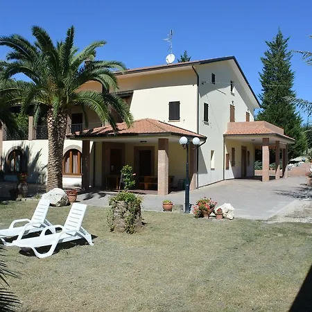 Il Gheriglio Apartment *